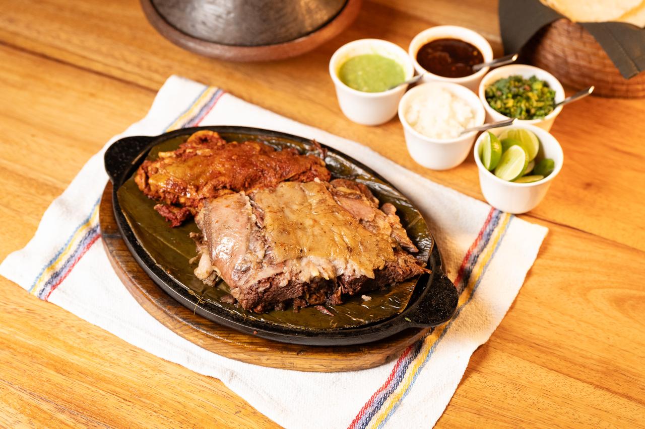 La Oveja Negra: cinco generaciones, 82 años de historia y una barbacoa cuya calidad comienza desde la crianza